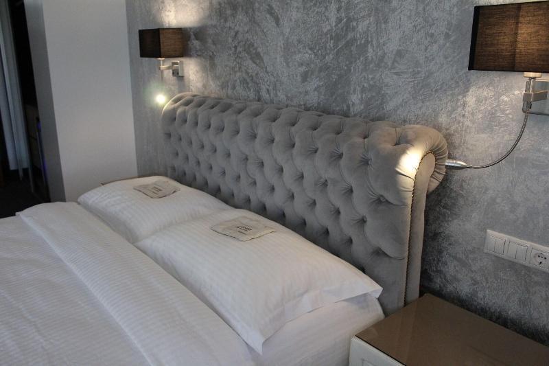 Andromeda Downtown Suites Atina Dış mekan fotoğraf