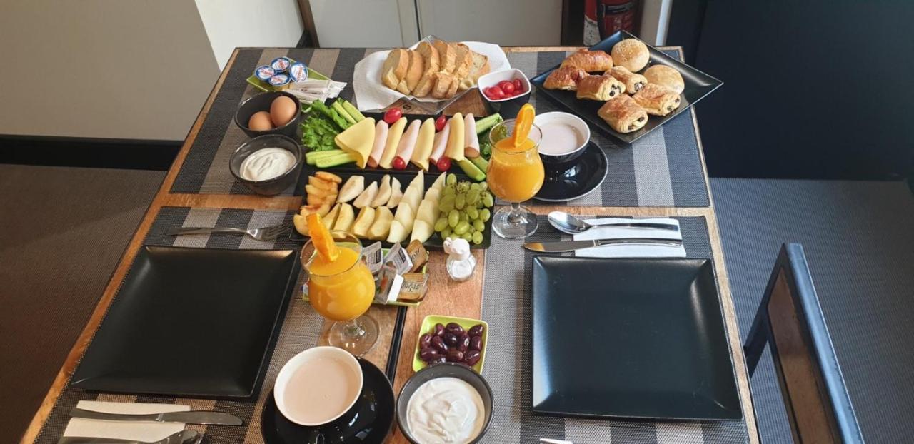 Andromeda Downtown Suites Atina Dış mekan fotoğraf